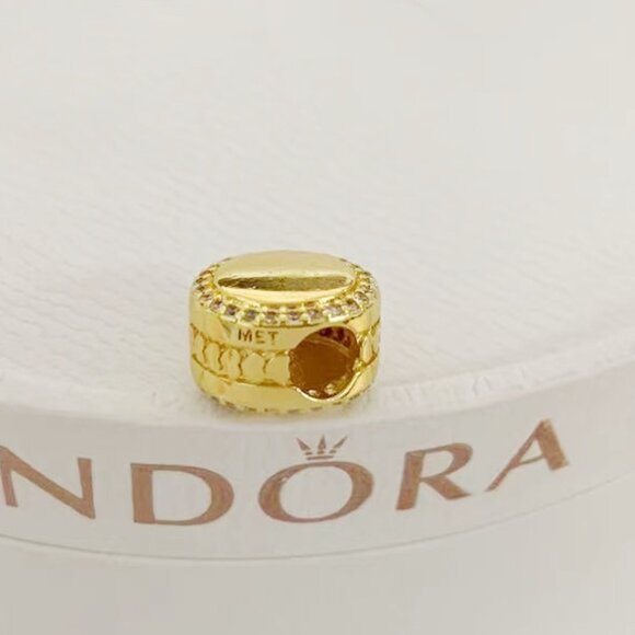 Pandora Engravable Mom Charm Gold-Plated - Picture 3 of 4